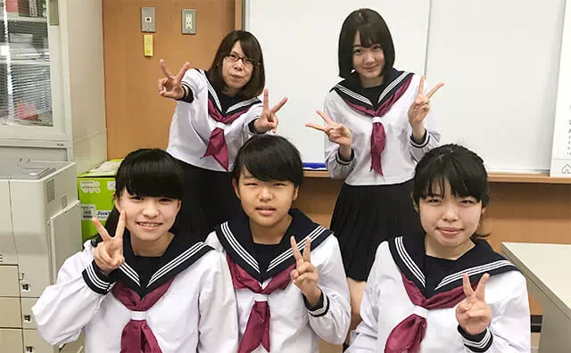 長南東小学校スタジオ 女子高生