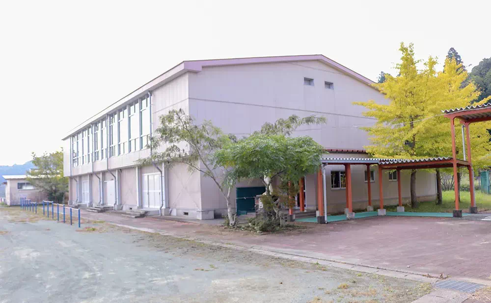 長南東小学校スタジオ 体育館外観