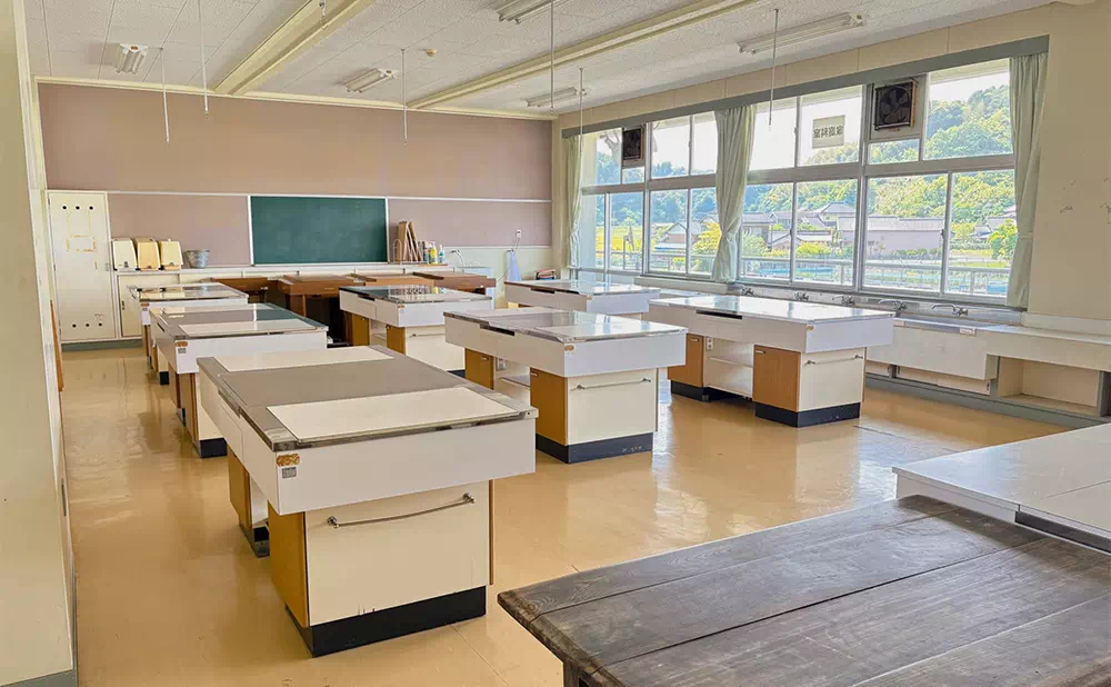 長南東小学校スタジオ 特別教室棟2階 家庭科室