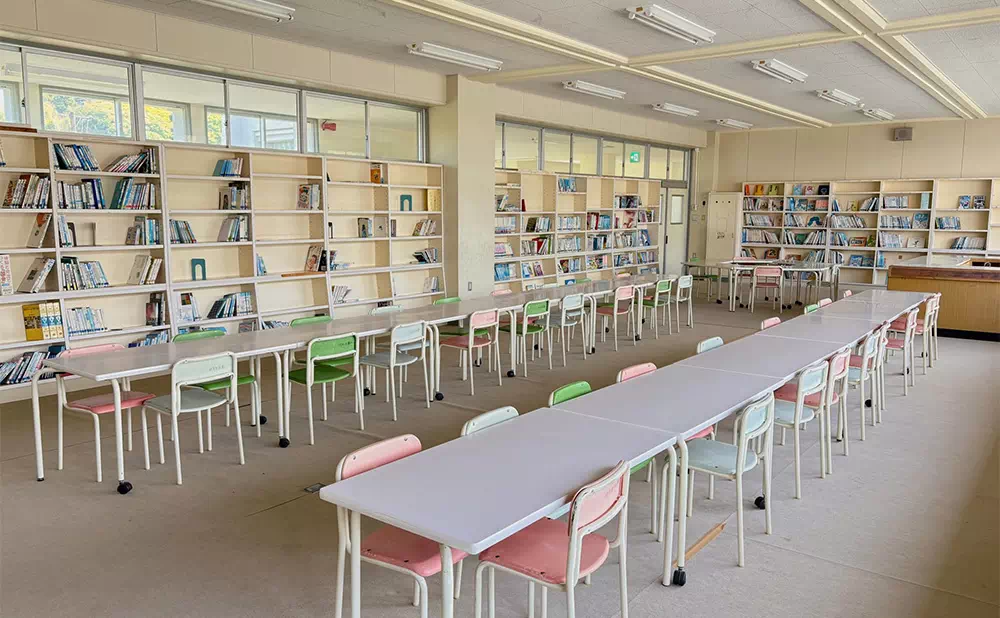 長南東小学校スタジオ 特別教室棟2階 図書室