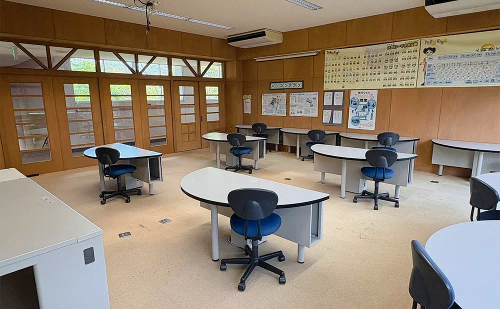 長南東小学校スタジオ 本校舎棟2階 パソコン室
