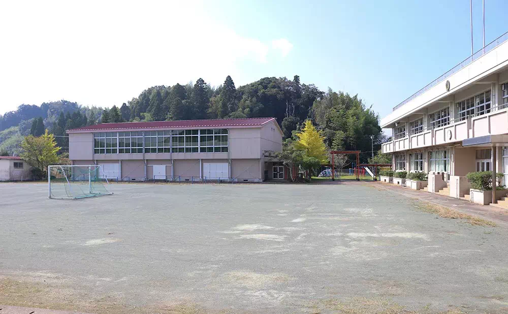 長南東小学校スタジオ グラウンド