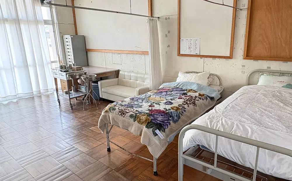 長南東小学校スタジオ 本校舎棟1階 保健室