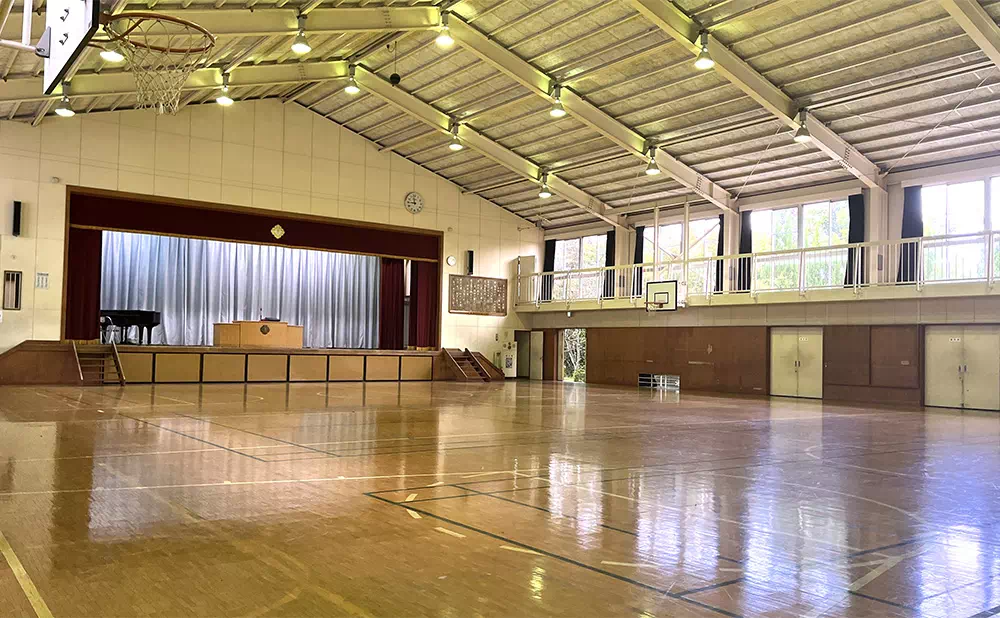 東小川小学校スタジオ 体育館