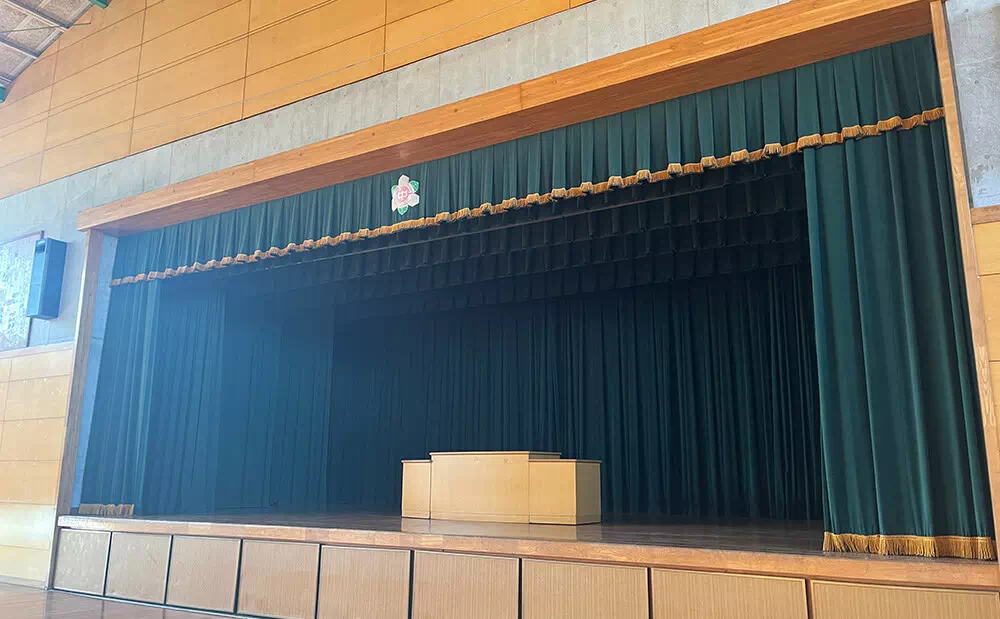 上野台中学校 体育館スタジオ ステージ