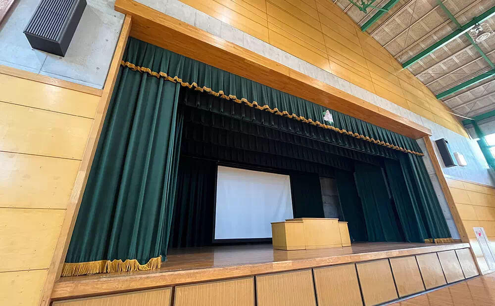 上野台中学校 体育館スタジオ ステージ