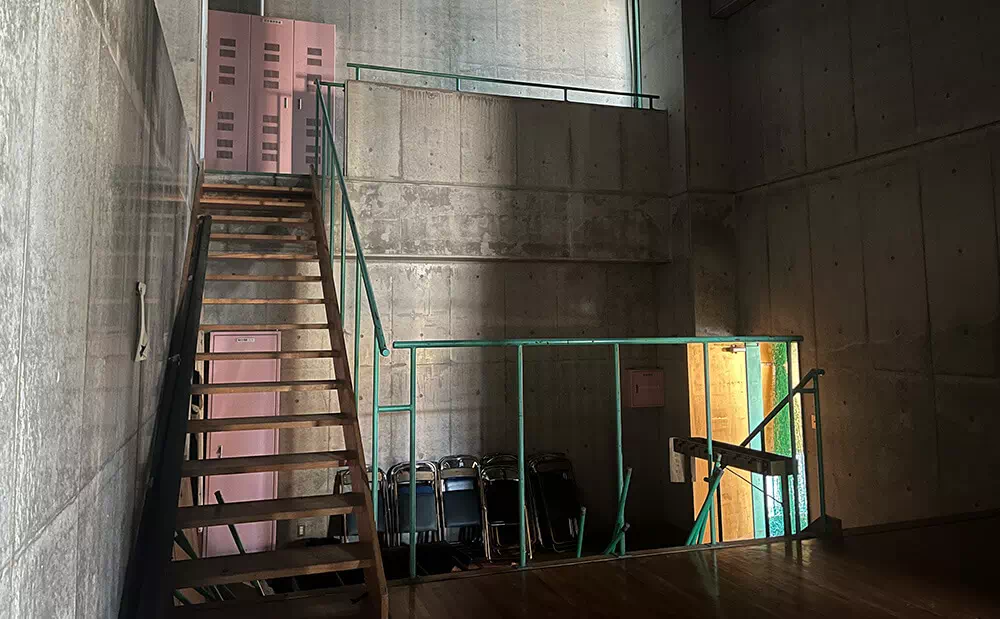 上野台中学校 体育館スタジオ ステージ