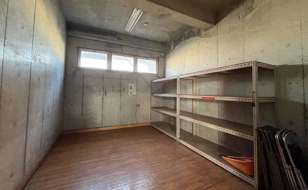 上野台中学校 体育館スタジオ 用具庫